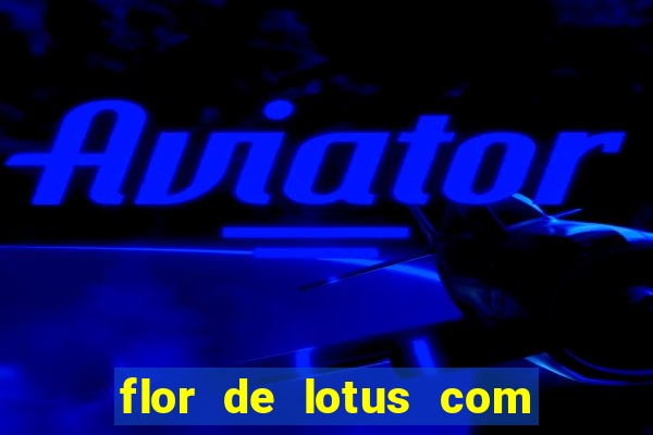 flor de lotus com lua tatuagem